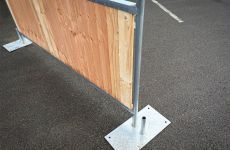 City fence Wood 1m close up voetplaat groot