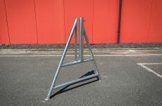 A-Frame met paalbuishouder 