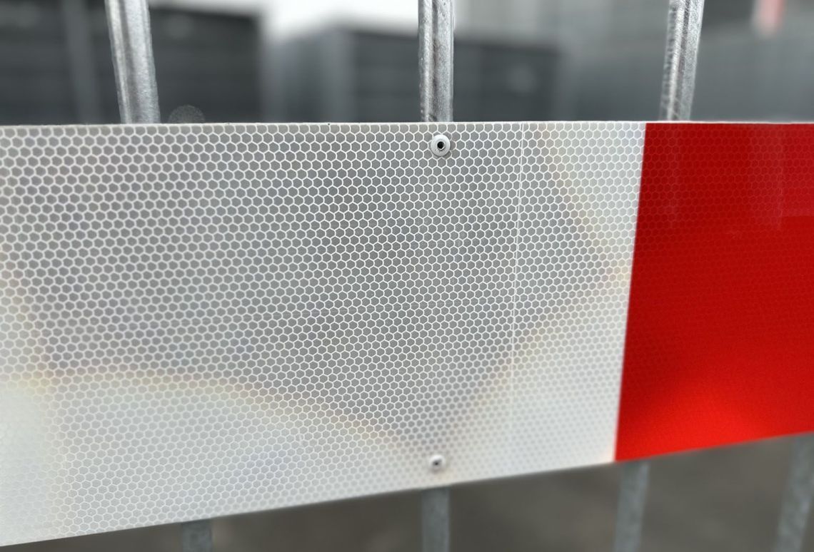 Dranghek 19 spijlen | Bevestiging popnagel wit