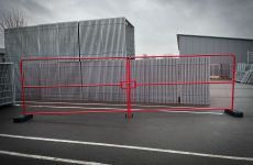 Bouwhek dubbele voertuig deur anti-climb rood | vooraanzicht