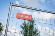 Bouwhek Logo Bordje | 297 x 100 mm