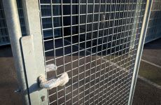 Bouwhek Poort detail van handvat en maas