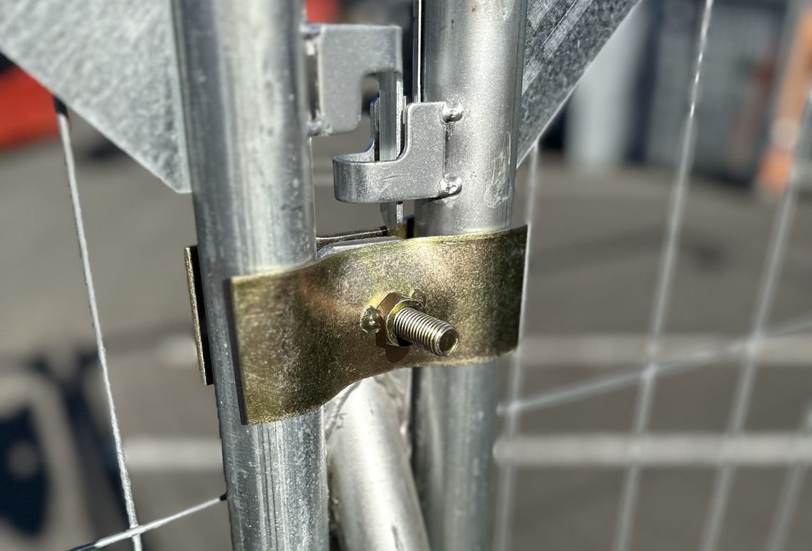 Schoor klein | bevestiging 