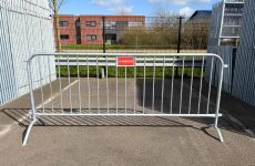 Sticker | Dranghek | 9 of 19 Spijlen | HR | Slagvaste | reclame | voorbeeld hek