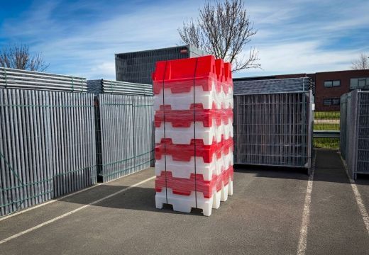 Water barrier gevuld 24 stuks Rood een Wit pallet